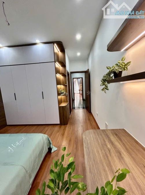BÁN NHÀ NGUYỄN KHOÁI, TRẦN KHÁT CHÂN – DÂN XÂY - GARA Ô TÔ – 72M2 CHỈ 18,5 TỶ - 7