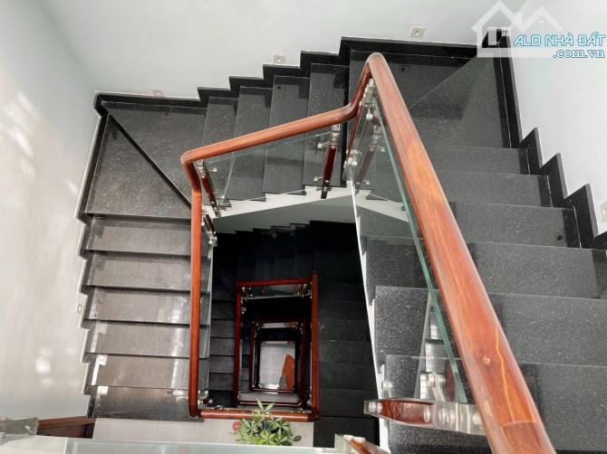 Bán nhà Quận 10 - 84M2 - hẻm xe hơi - 5 tầng mới đẹp - khu phân lô - 7