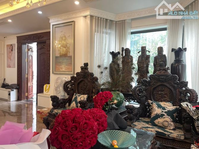 Chính chủ bán biệt thự đơn lập hoa sữa VINHOMES RIVERSIDE 367m, nhà đẹp giá đầu tư. - 8