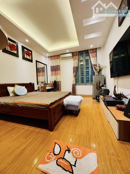 BÁN NHÀ CẦU GIẤY CẠNH CÔNG VIÊN NGHĨA ĐÔ, 80m2 5T, MT 4.3m, DÂN XÂY, 2 THOÁNG, GIÁ 15.5 TỶ - 8