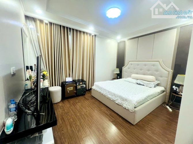 Bán nhà đẹp 5 tầng ngang 5,5m vị trí hiếm Phùng Văn Cung Giao Phan Xích Long - 8