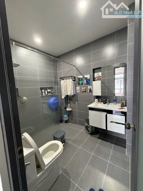 BÁN NHÀ QUẬN 4 KHU VIP P3 KHÁNH HỘI 4 TẤM ĐÚC SÁT MT GIÁ 7TỈ TL DT ĐẸP - 8
