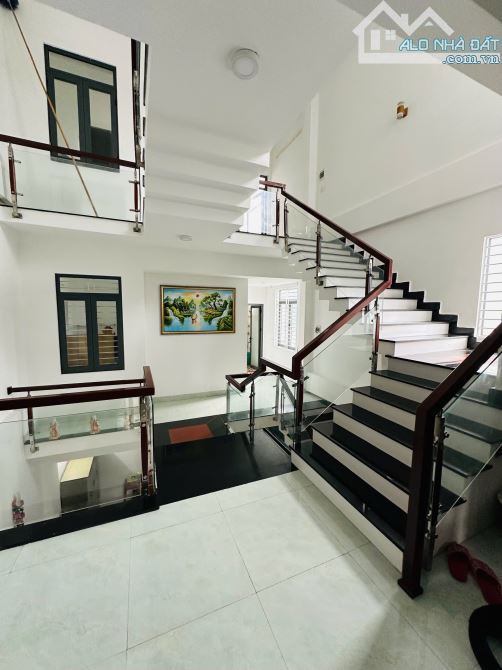Bán nhà 2 mặt tiền Trần Duy Chiến đường oto chạy vi vu giá tốt - 8