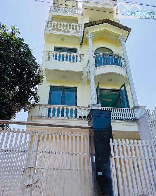 Bán Nhà Tân Hiệp Hóc Môn- 220M2(10 x 22 )- 4Tầng - HXH- Chỉ 5,4 Tỷ. - 8