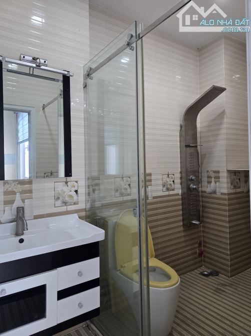 HẺM XE HƠI THÔNG VƯỜN LÀI , XE HƠI VÀO SÂN - NHÀ MỚI SÁCH VALI VỀ Ở NGAY - 8