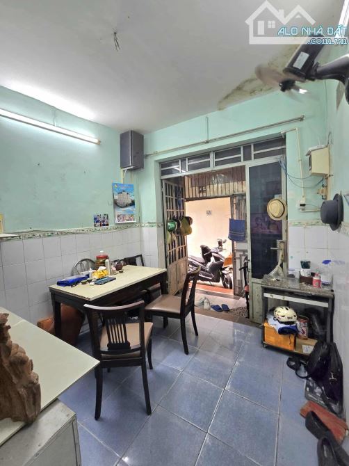 BÁN NHÀ LINH CHIỂU- THỦ ĐỨC- 2.8TỶ 3PN- NGAY CÔNG VIÊN HIMLAM.  +Công năng: 3 tầng, 3 phòn - 8