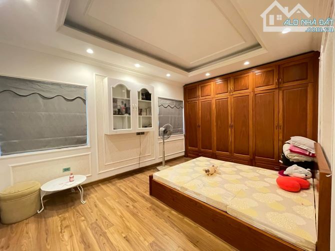 Bán nhà BT Khu Đô Thị mới Dịch Vọng - Đường To Như Phố - 350m2, MT 16m. Giá 105 tỷ - 8