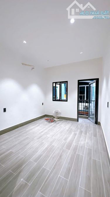 🏡 HIẾM CÓ KHU HOÀNG DIỆU QUẬN 4 — HẺM RỘNG 4 MÉT — 3 TẦNG SANG TRỌNG 🏡 - 9