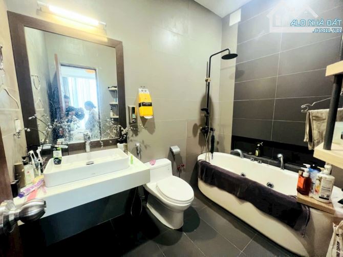 Bán nhà đẹp 5 tầng ngang 5,5m vị trí hiếm Phùng Văn Cung Giao Phan Xích Long - 9