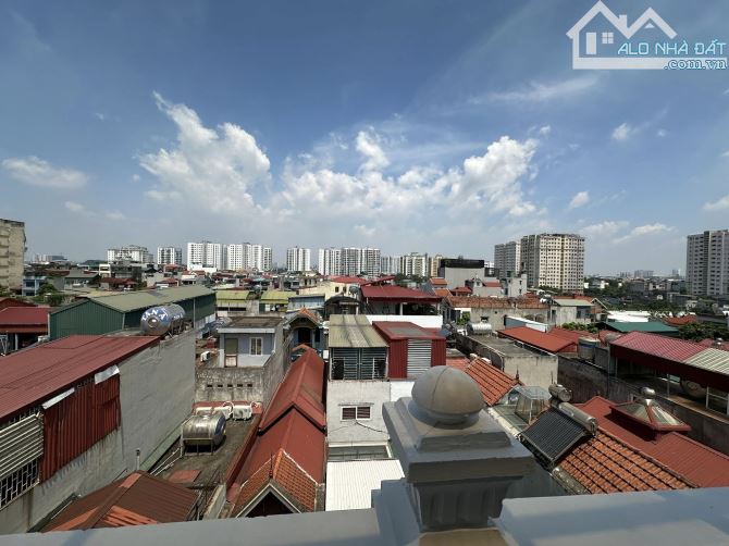 Nhà đẹp phố Sài Đồng 60X7T, lô góc, TM, ô tô tránh, Full nội thất cao cấp, giá tốt 14.2 tỷ - 9