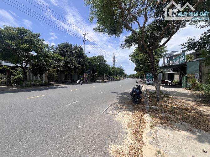 BÁN LÔ ĐẤT MẶT TIỀN ĐƯỜNG MAI ĐĂNG CHƠN, LÀNG ĐẠI HỌC, DT : 135m2