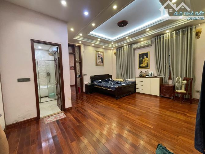 Bán nhà lô góc, ô tô tránh Hoàng Quốc Việt Cầu Giấy 60m2 5 tầng MT 5m 16 tỷ