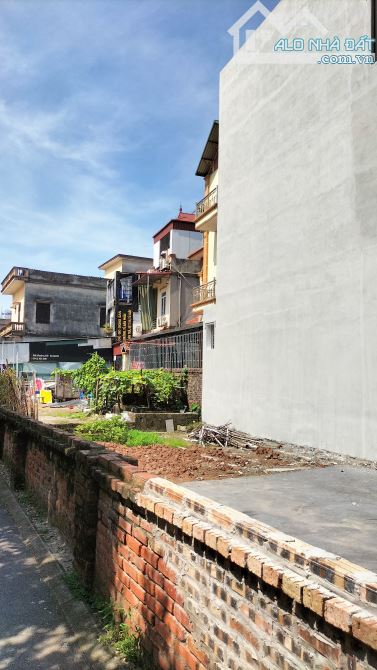 Cơ Hội Tuyệt Vời - Đa Tốn Cầu Vương_ Bán Đất tặng 2 nhà gác kiên Cố -200m MT8,3m _Chỉ 14,5 - 7
