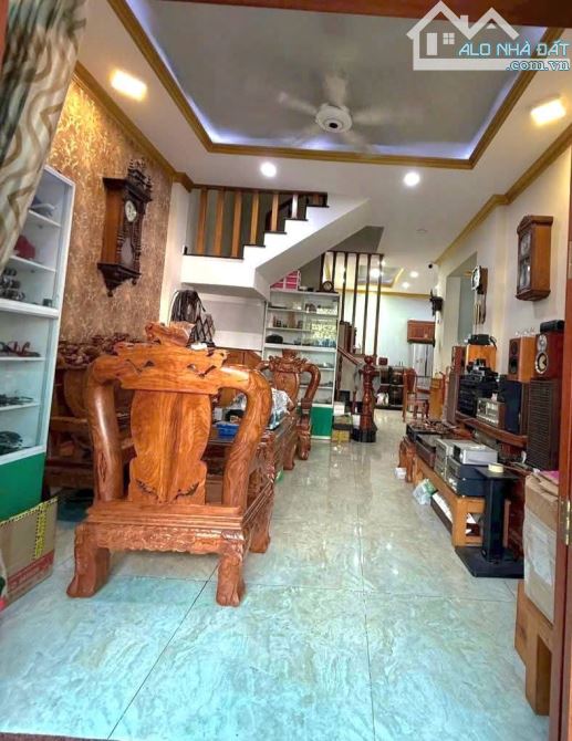 BÁN NHÀ ĐẸP SÁT LÊ TRỌNG TẤ.N - NGÃ TƯ GÒ MÂ.Y - HẺM XE HƠI - ( 5X16M )