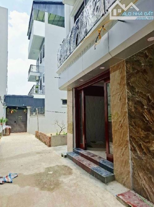 Hạ sốc, bán nhanh nhà mới Thạch Bàn hiện đại, tiện ích, 5.65 tỷ