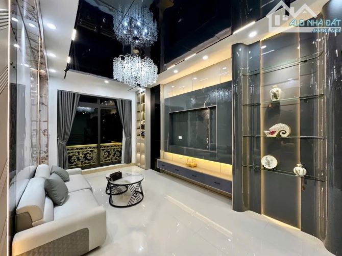 MẶT PHỐ KIM GIANG 40M 5T NỘI THẤT XỊN VỈA HÈ KINH DOANH GẦN KDT ĐẠI KIM HỊN LẮM