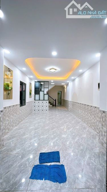 BÁN NHÀ ĐẸP 5 TẤM QUẬN 4 NGAY VĨNH KHÁNH PHỐ ẨM THỰC DT 3.1*10 GIÁ 4 TỈ 950 TL GIÁP Q1