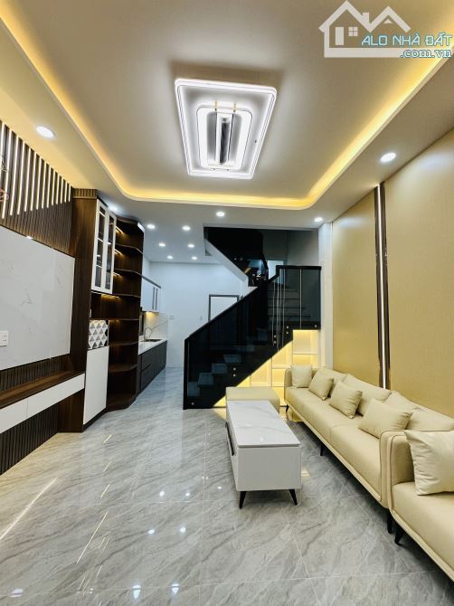 🌹🌹 Nhà mới xây. Kế Đường Trần Trọng Cung, Vincom Q7. Nhà 3pn, 3 wc. Full nội thất