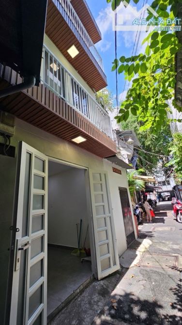 Bán nhà HXH 3 tầng  ngang 3m dtsd 18m, Bùi Thị Xuân, Phường 2, Tân Bình, Nhỉnh 2.095 tỷ TL