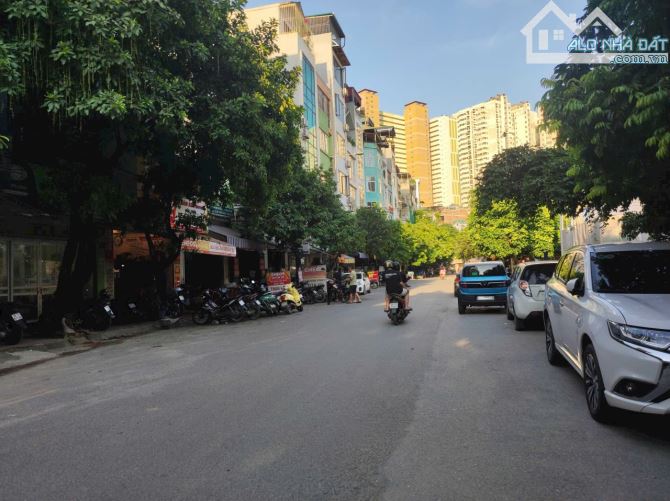 Bán gấp! Mặt phố Mỗ Lao, Đường 18M, đất 80m2, MT 6.5m, kinh doanh, vỉa hè, chỉ 22 tỷ