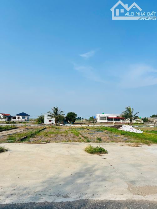 Bán đất biển Giao Phong đường 15m kinh doanh 110m2 giá 2 tỷ đối diện Flamingo