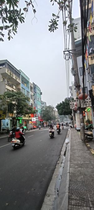 Bán nhà Bà Triệu Phân Lô, 2 mặt thoáng, 50m2, 5 tầng thang máy: 9,8 tỷ
