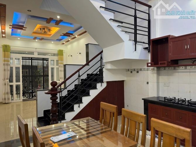 NHÀ BÌNH TÂN GIÁP TÂN PHÚ,NGAY 4 XÃHẺM 5M THÔNG KHU DÂN TRÍ,48M2(4×12),CHỈ 5.4 TỶ