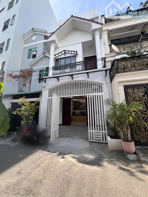 Q7 Ô TÔ NGỦ NHÀ 5x13M GẦN MẶT TIỀN 3 TẦNG CÁCH PHÚ MỸ HƯNG 300M 9.xT