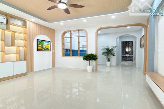 Bán nhà hẻm ba gác, Bùi Thế Mỹ, Tân Bình, 45 m² (4.7m x 11m) - Giá 5.35 tỷ TL