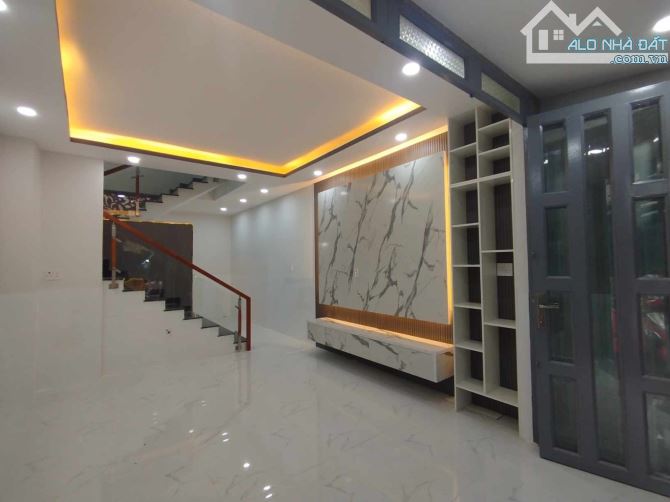 🏡 BÁN NHÀ MỚI HẺM XE HƠI ÂU DƯƠNG LÂN – 3 TẦNG ĐẸP, 42m2 - Giá 6.65 TỶ TL