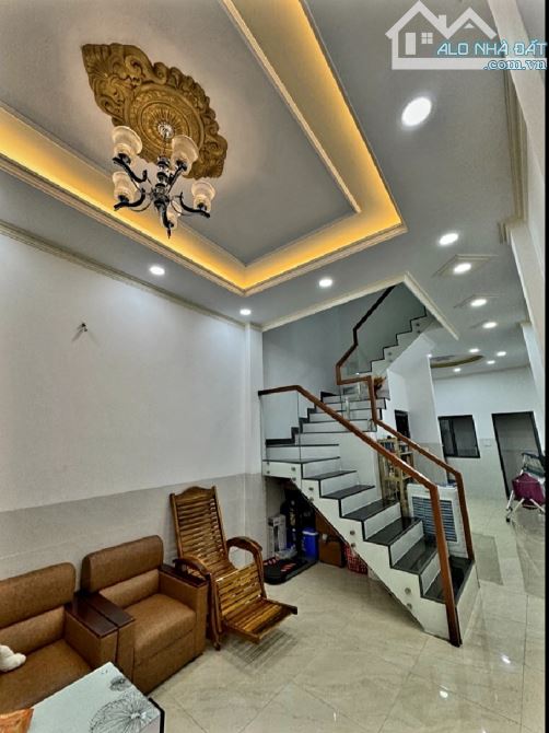 Bán nhà Hậu Giang ngay khu himlam ( 3,5 x 16 ) 4 tầng mới nội thất đẹp sát đường 6,7 tỷ.