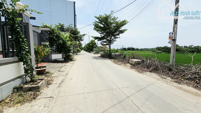 ĐƯỜNG THÔNG Ô TÔ 5 CHỖ ĐỖ CỬA - 20M RA TRỤC BÌA LÀNG Ô TÔ TRÁNH - CÁCH KCN NỘI BÀI 1KM