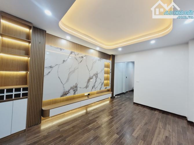 🔥Hồ Tùng Mậu - Bán Nhà 50m² x 4T, 5PN, 2 Thoáng – FULL Nội Thất Gỗ Xịn – Giá Chỉ 9.3 Tỷ‼️