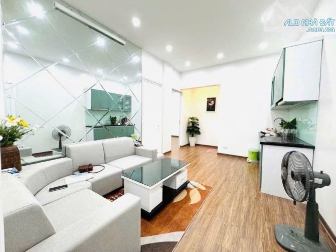 CẦN BÁN NHÀ TẬP THỂ – MẶT PHỐ NGUYỄN PHONG SẮC – 48M - 2 PHÒNG NGỦ - BAN CÔNG RỘNG