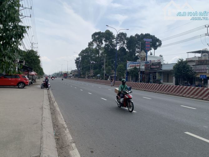 MẶT TIỀN VIP 1002M2 42 TỶ ĐT743 GIÁ HƠN 40 TRIỆU/M2, NHÀ PHỐ THUẬN AN, VỊ TRÍ CỰC ĐẸP
