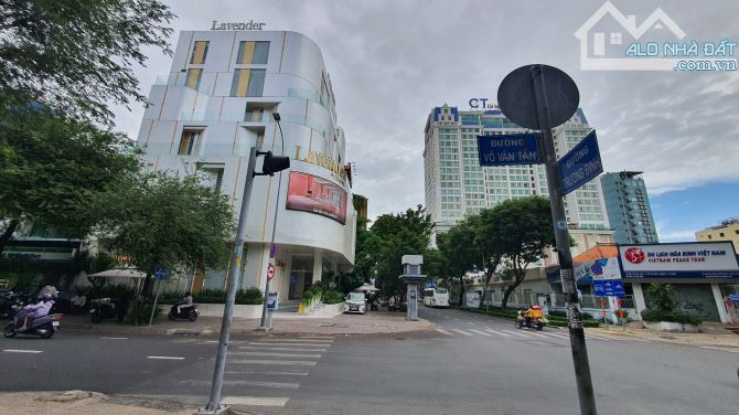 BÁN NHÀ ĐẸP 4 TẦNG VÕ VĂN TẦN, P. XUÂN HÒA, Q.3, TP.HCM GIÁ 13.5 TỶ