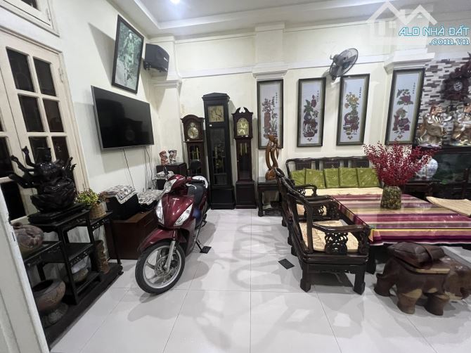 Bán nhà Lò Đúc, 70m2, 5 tầng, mặt tiền gần 4m, 26.5 tỷ, vỉa hè, ô tô tránh, KD đỉnh