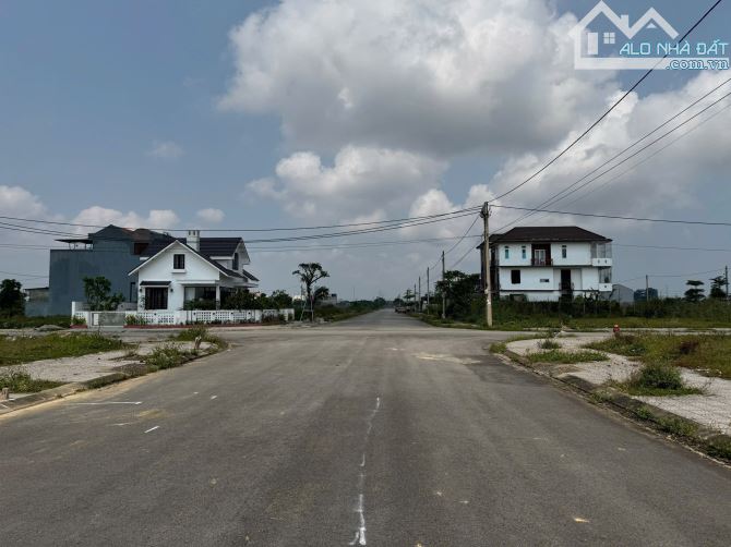 Mặt tiền Nguyễn Huân KQH Hói Sen. Cơ hội đầu tư cực tốt với giá rẻ nhất