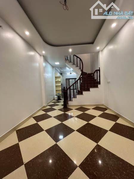 PHỐ DOÃN KẾ THIỆN 10 TỶ DT 50M MT 4M 5T KINH DOANH THÔNG THOÁNG Ô TÔ TRÁNH