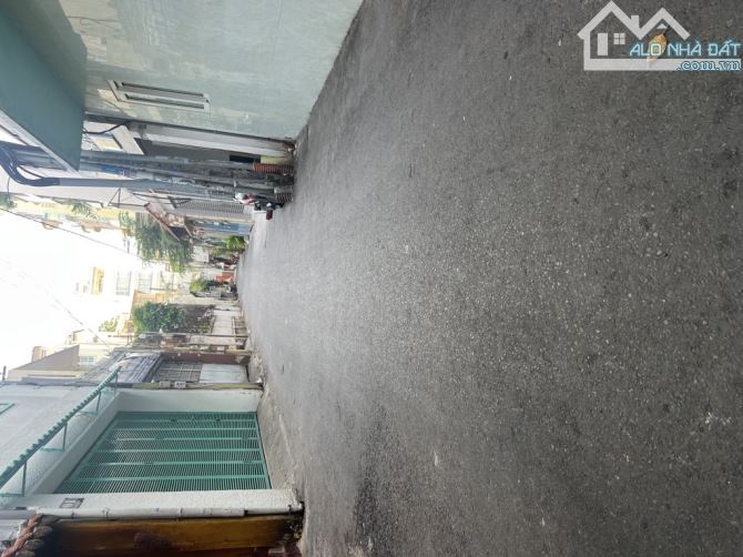 Bán nhà mặt tiền đường Huyền Quang, Quận 1 ngang 4m dài 15m 3 tầng hoàn công đủ