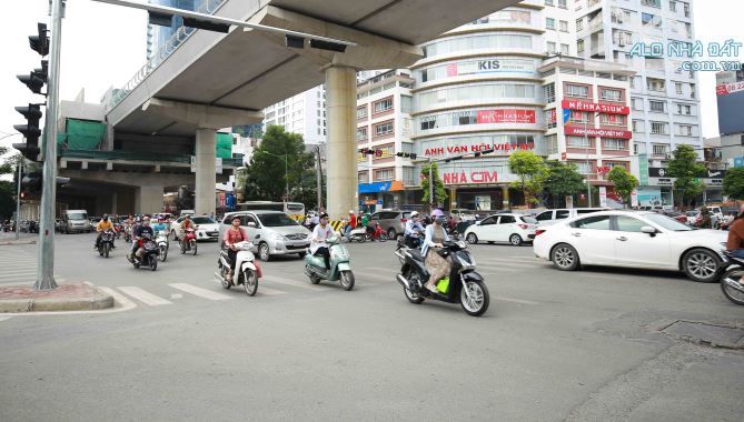 Nhà đẹp Xuân Thuỷ, 3 mặt thoáng, ô tô dừng đỗ, mặt phố kinh doanh, 140m2 32 tỷ