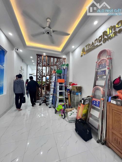 Bán nhà Lê Quang Đạo 45m²x 5T - KD - Ô tô gần -Full Nt ở ngay - giá chỉ 9,5 tỷ.