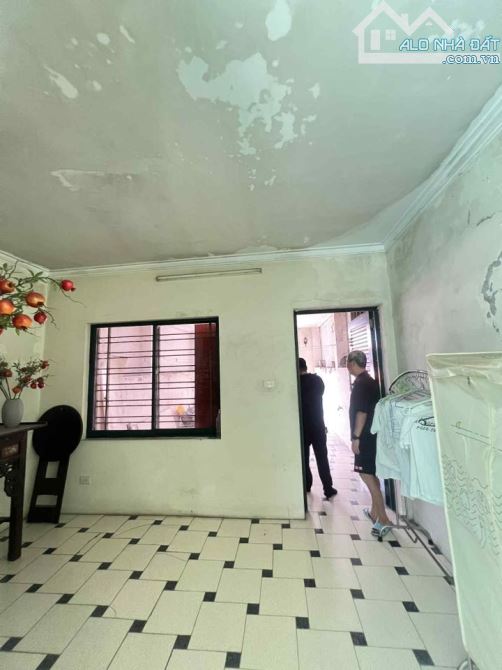 HOÀNG QUỐC VIỆT – PHÂN LÔ – GARA – Ô TÔ VÀO NHÀ – 59/65M² – 5 TẦNG – MT 4.5M – 21.6 TỶ - 11