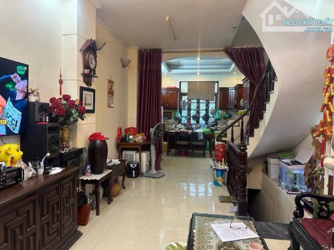 🏠Bán nhà Cầu Giấy - 70m x Mt 4.5M - 30m ra phố, ô tô gửi bãi cách 40m - 1