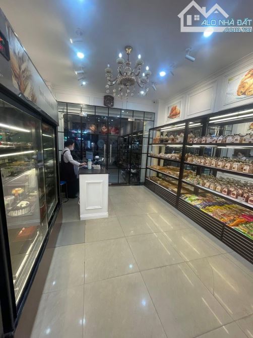 Bán nhà mặt phố Đào Tấn. Ba đình. 43m. 8 tầng. Thang máy kinh doanh. Giá 34 tỷ - 1