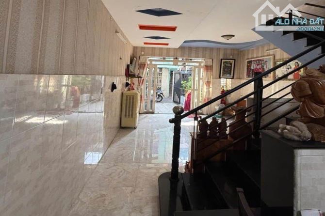 Bán nhà hẻm Lạc Long Quân, Tân Bình, 49 m² (4.2m x 12m), 2 tầng - Giá 5.6 tỷ TL - 1
