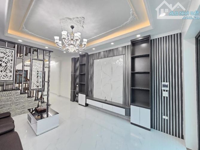 Bán nhà Đông Mỹ, Thanh Trì 60m2 x 4,5 tầng, ô tô đỗ cửa, giá 5,4 tỷ - 1