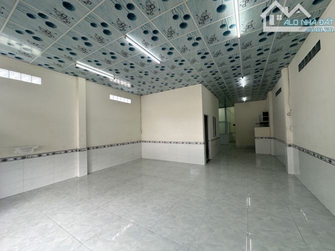 Nhà 3 tầng 4x20m mặt nhựa, ngay chợ Bà Điểm, Phan Văn Đối, hơn 5 tỷ - 1