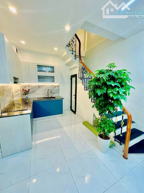 BÁN NHÀ VIỆT HƯNG GIÁ 14 TỶ, DT83M2, MT5M, 3.5 TẦNG, 4 NGỦ, CÓ SÂN VƯỜN, Ô TÔ KINH DOANH - 1