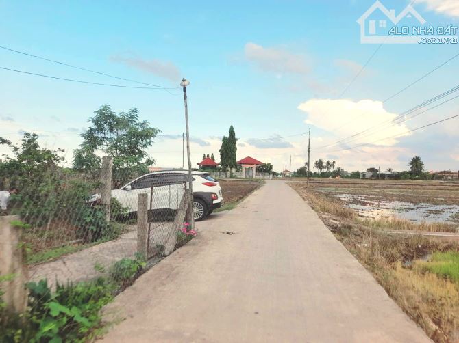 Hàng ngộp, chỉ 500tr sở hữu 600m2 đất vườn View Kênh - 1